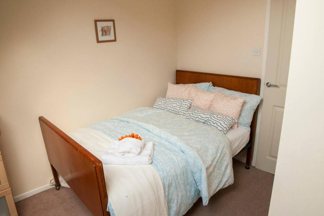 Elegant 3-bed House W Garden Holiday home *