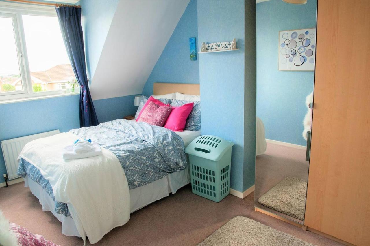 Holiday home Elegant 3-bed House W Garden Belfast